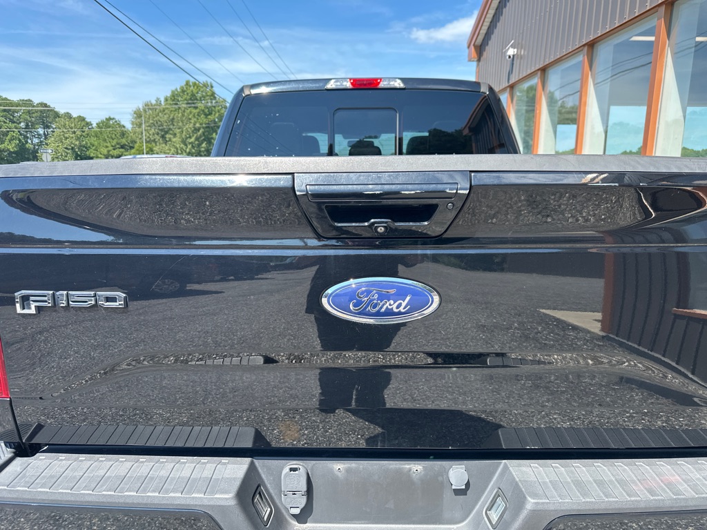Additional photo of vehicle.