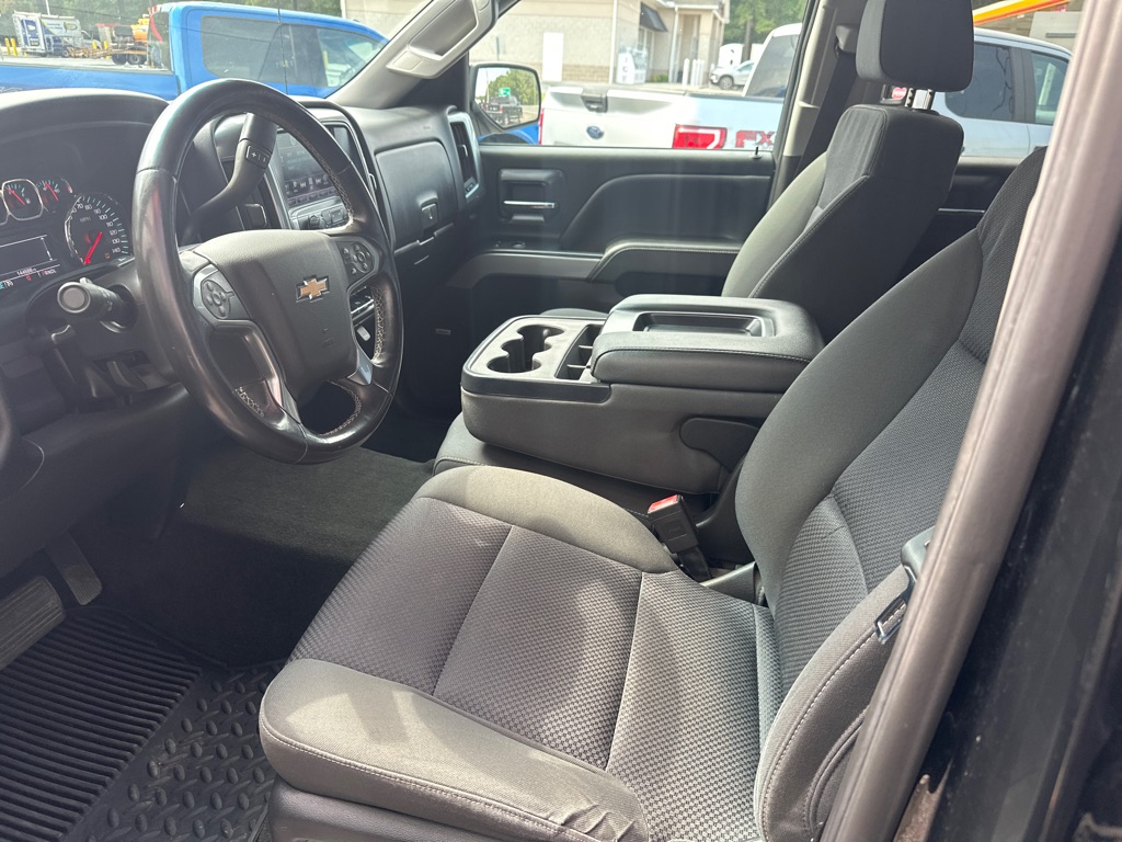 Additional photo of vehicle.