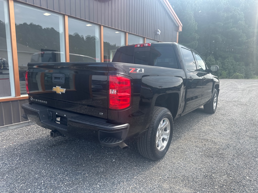 Additional photo of vehicle.