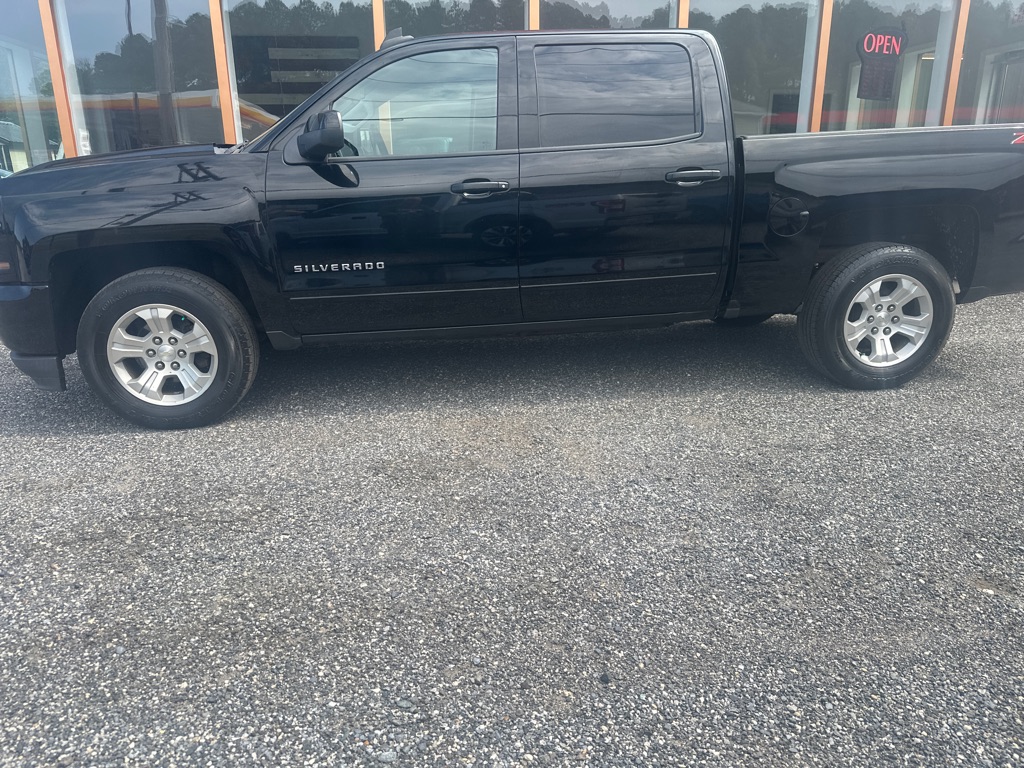 Additional photo of vehicle.