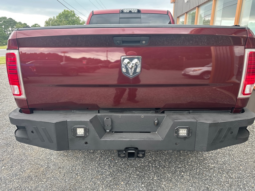 Additional photo of vehicle.
