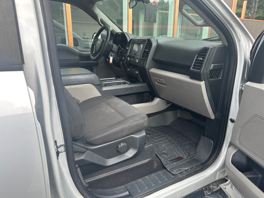 Additional photo of vehicle.
