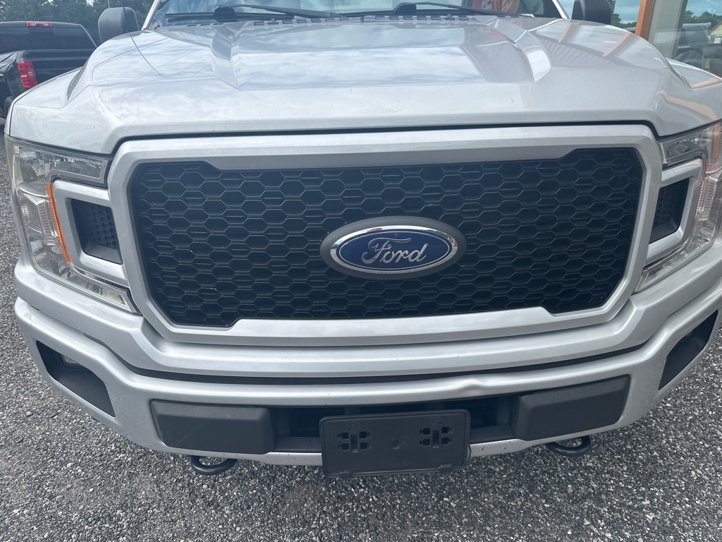 Additional photo of vehicle.