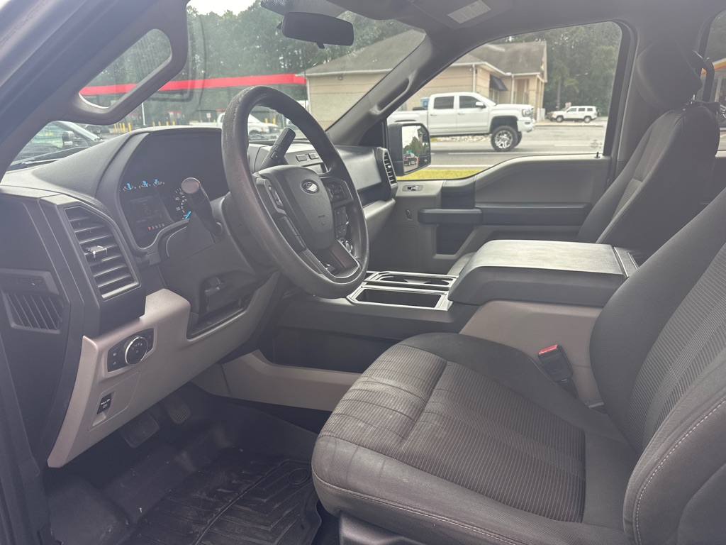 Additional photo of vehicle.