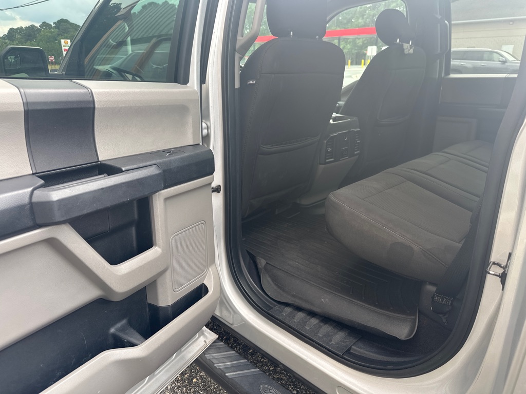 Additional photo of vehicle.