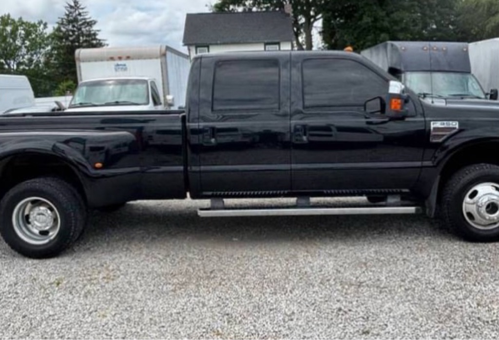 Photo 14 of this FORD F-350 SUPERDUTY