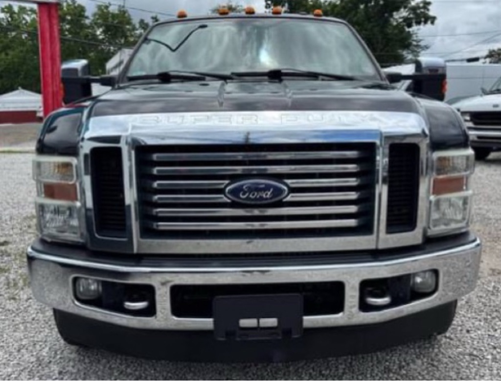 Photo 12 of this FORD F-350 SUPERDUTY