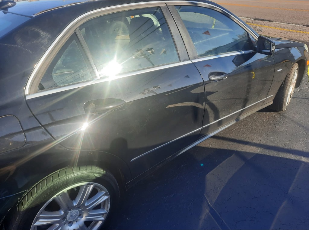 Photo 5 of this MERCEDES-BENZ E-CLASS