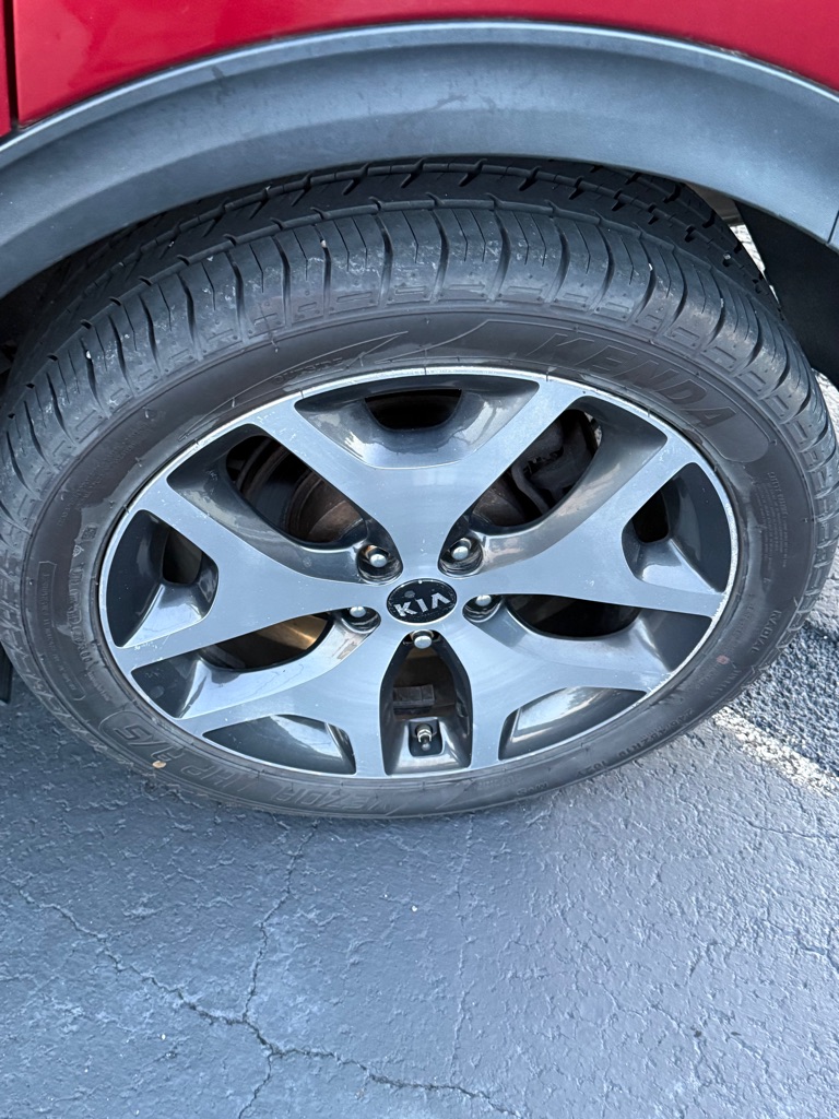 Photo 19 of this KIA SPORTAGE