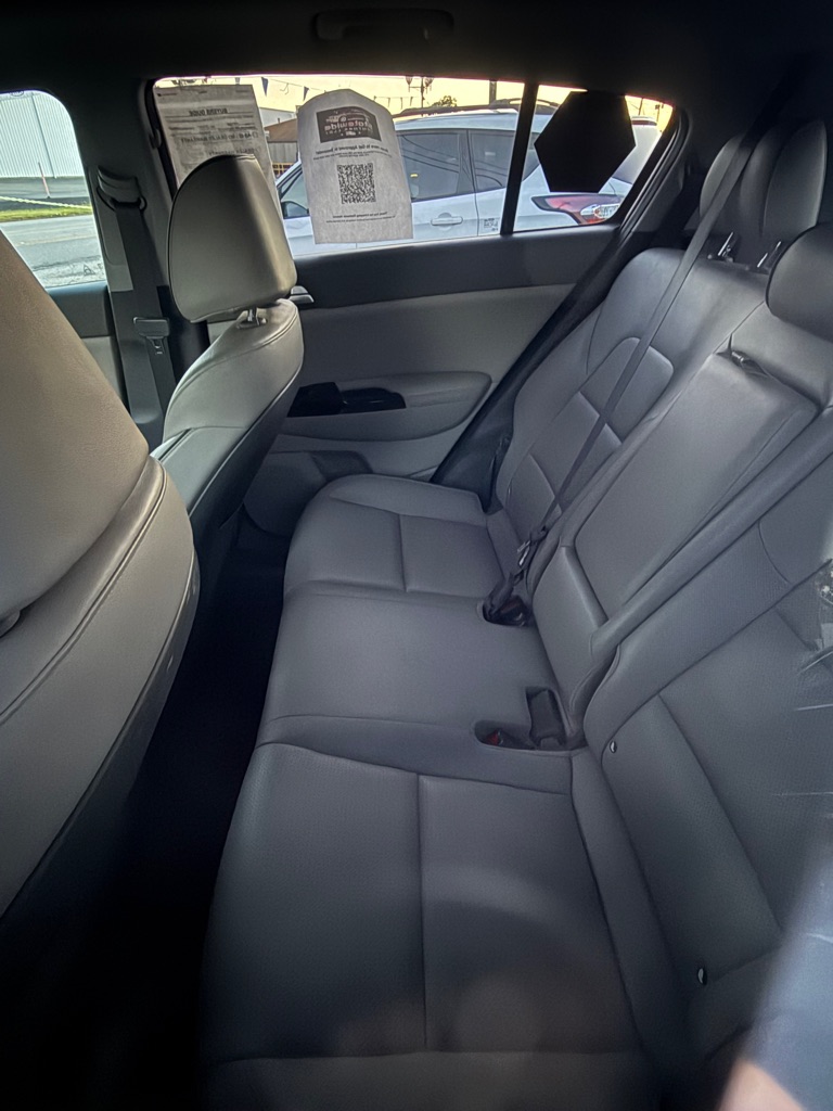 Photo 16 of this KIA SPORTAGE