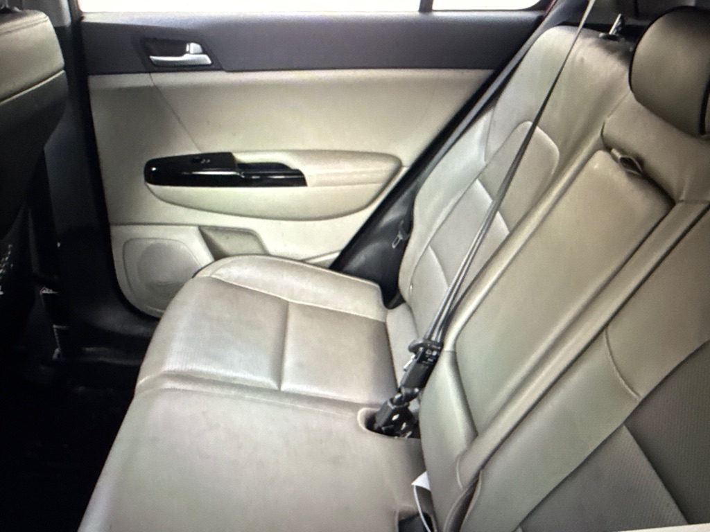 Photo 8 of this KIA SPORTAGE
