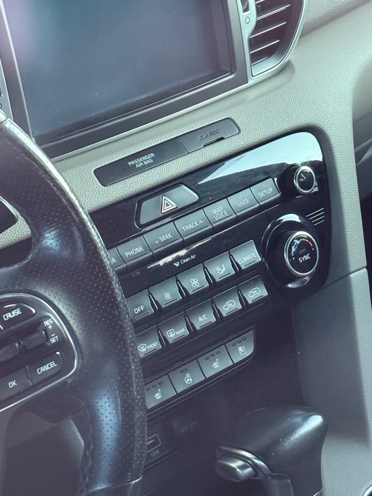 Photo 17 of this KIA SPORTAGE