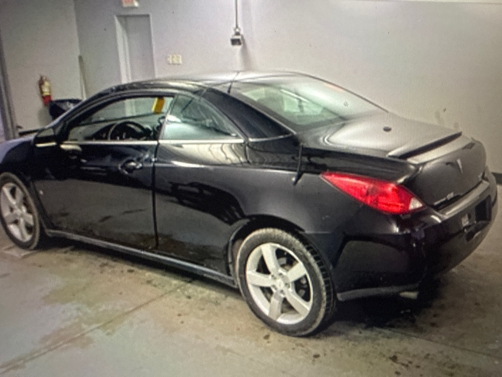 Photo 2 of this PONTIAC G6