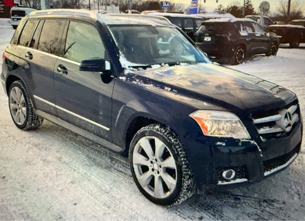 Photo 2 of this MERCEDES-BENZ GLK