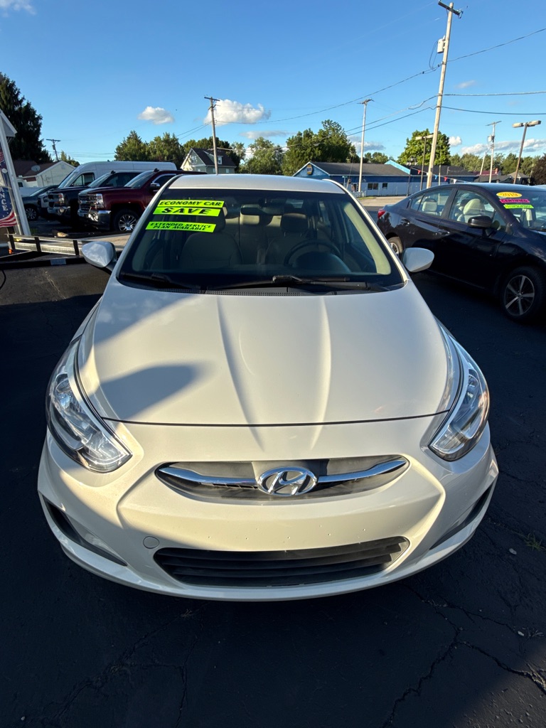 Photo 7 of this HYUNDAI ACCENT