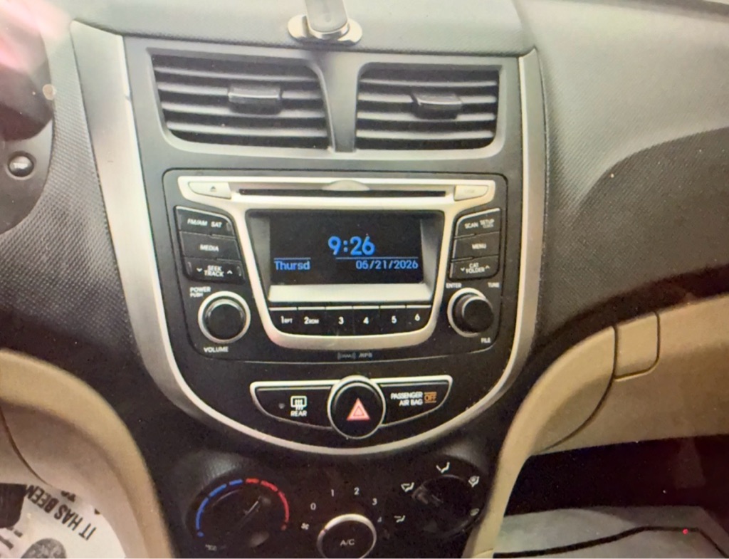 Photo 4 of this HYUNDAI ACCENT