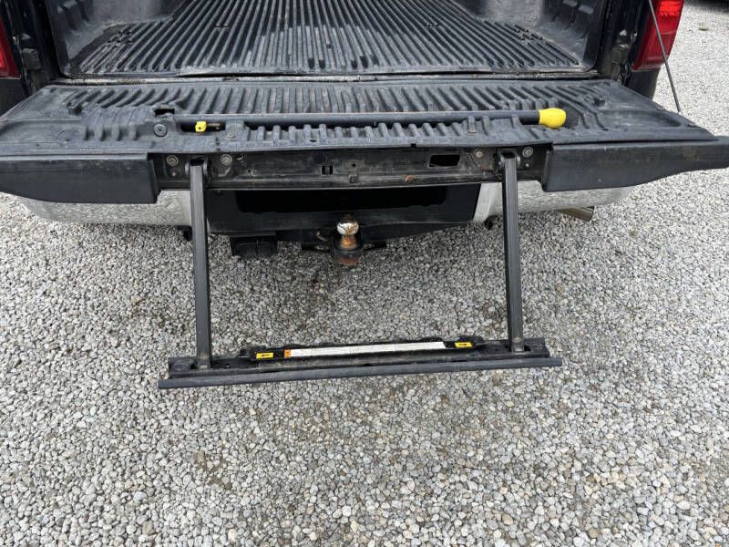 Photo 9 of this FORD F-350 SUPERDUTY