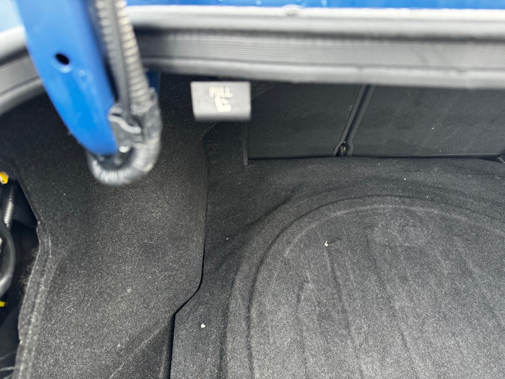 Photo 15 of this HYUNDAI ELANTRA