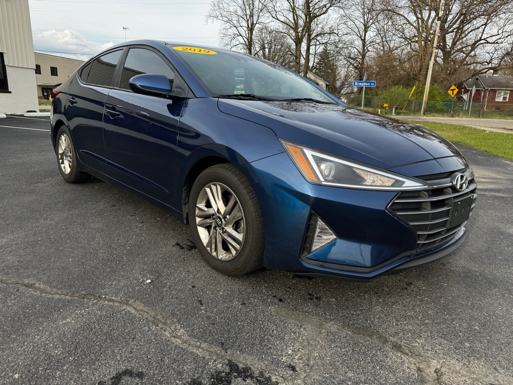 Photo 7 of this HYUNDAI ELANTRA