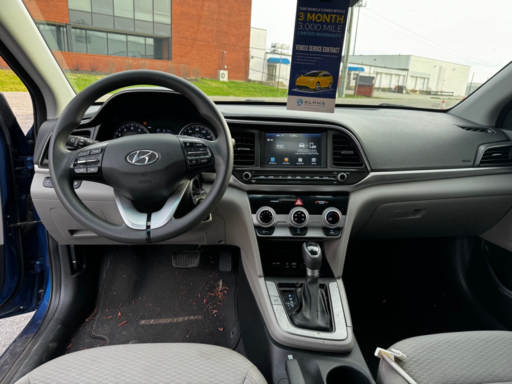 Photo 10 of this HYUNDAI ELANTRA