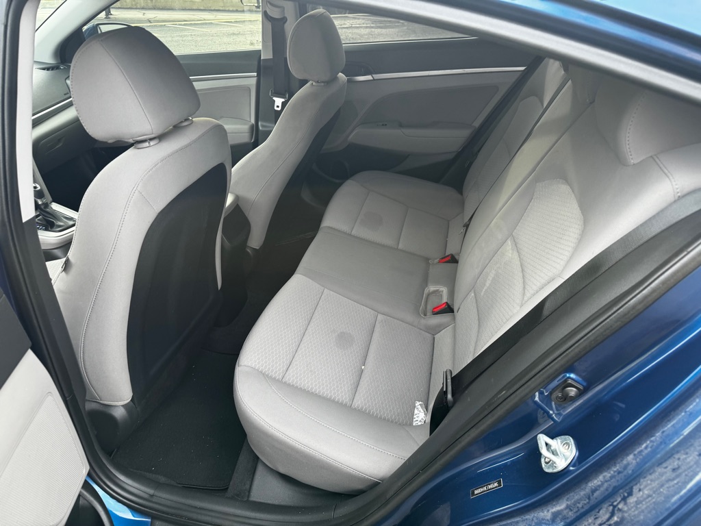 Photo 9 of this HYUNDAI ELANTRA