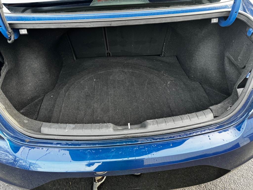 Photo 13 of this HYUNDAI ELANTRA