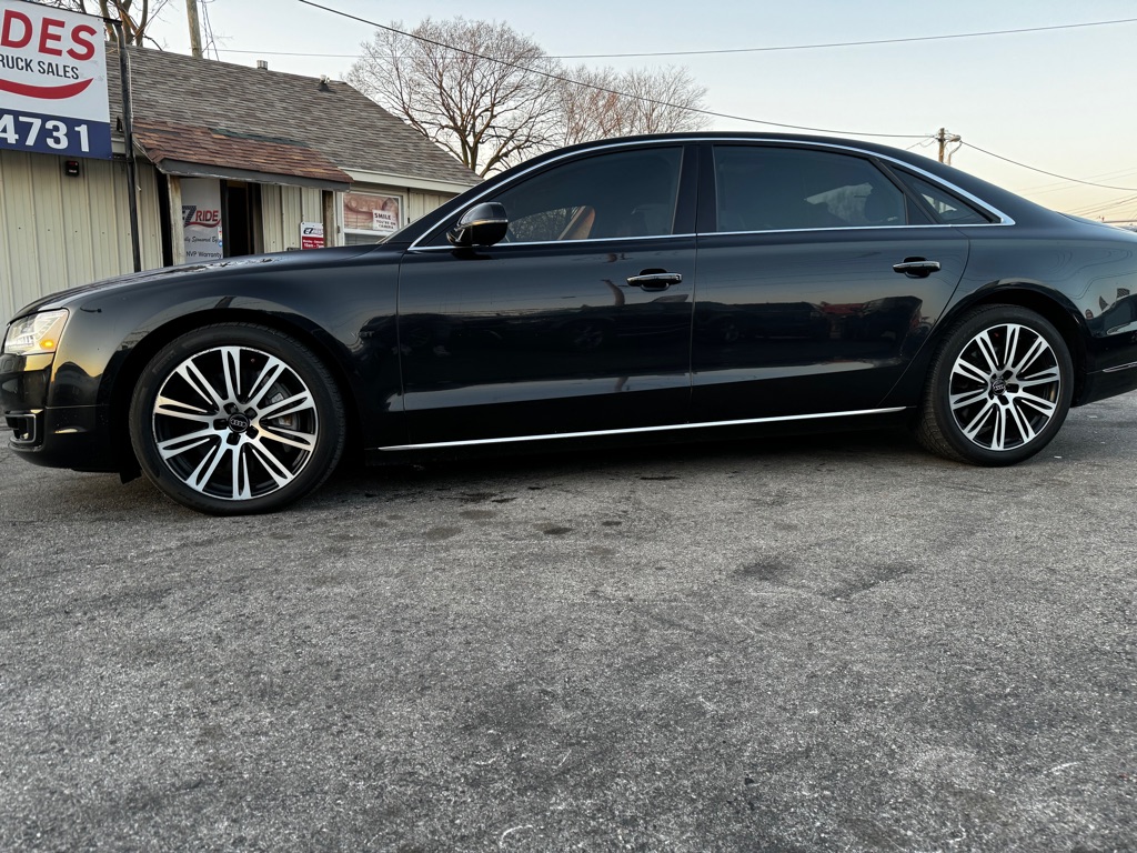 Photo 3 of this AUDI A8 L