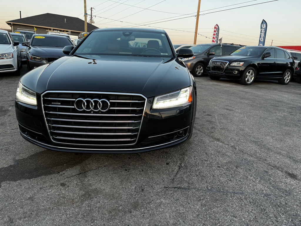 Photo 15 of this AUDI A8 L