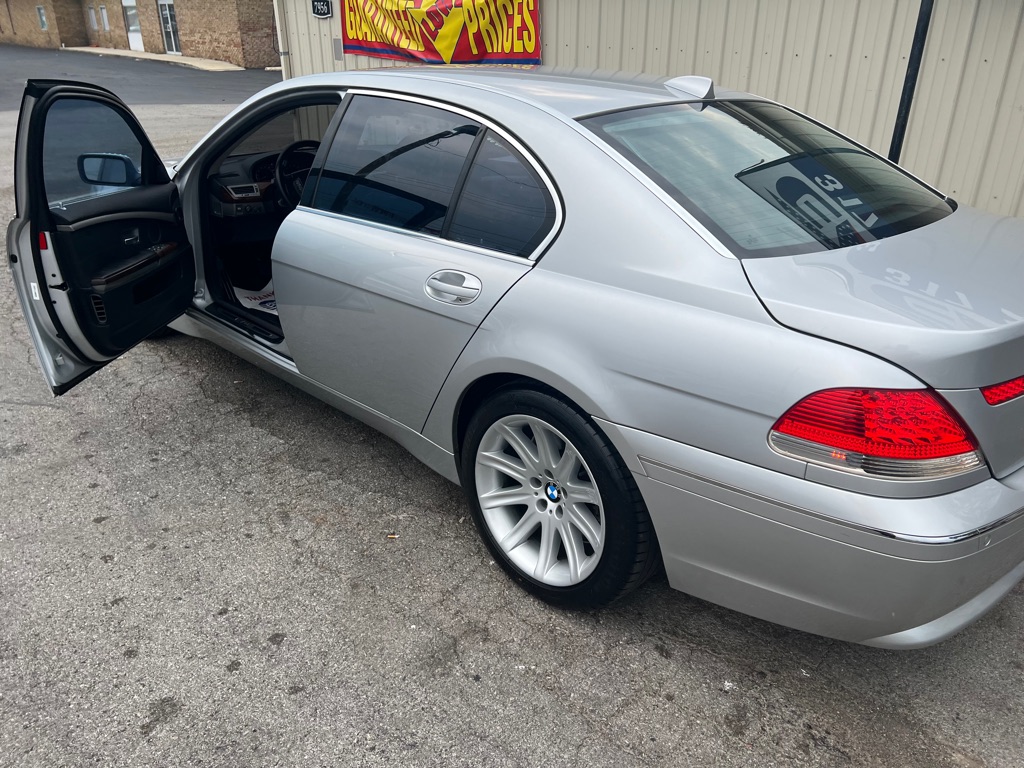 Photo 14 of this BMW 7 SERIES
