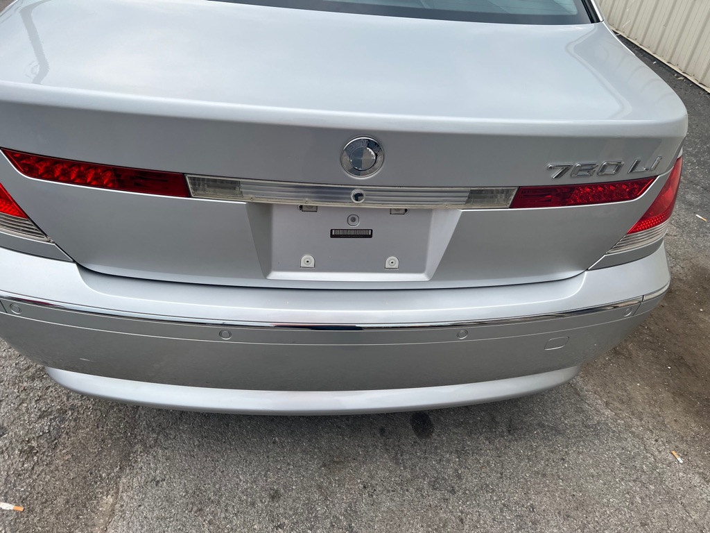 Photo 10 of this BMW 7 SERIES