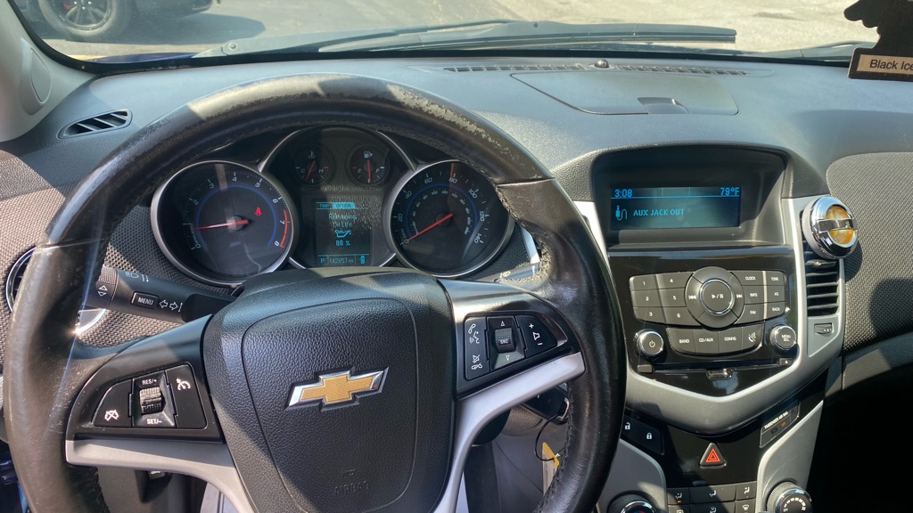 Photo 9 of this CHEVROLET CRUZE