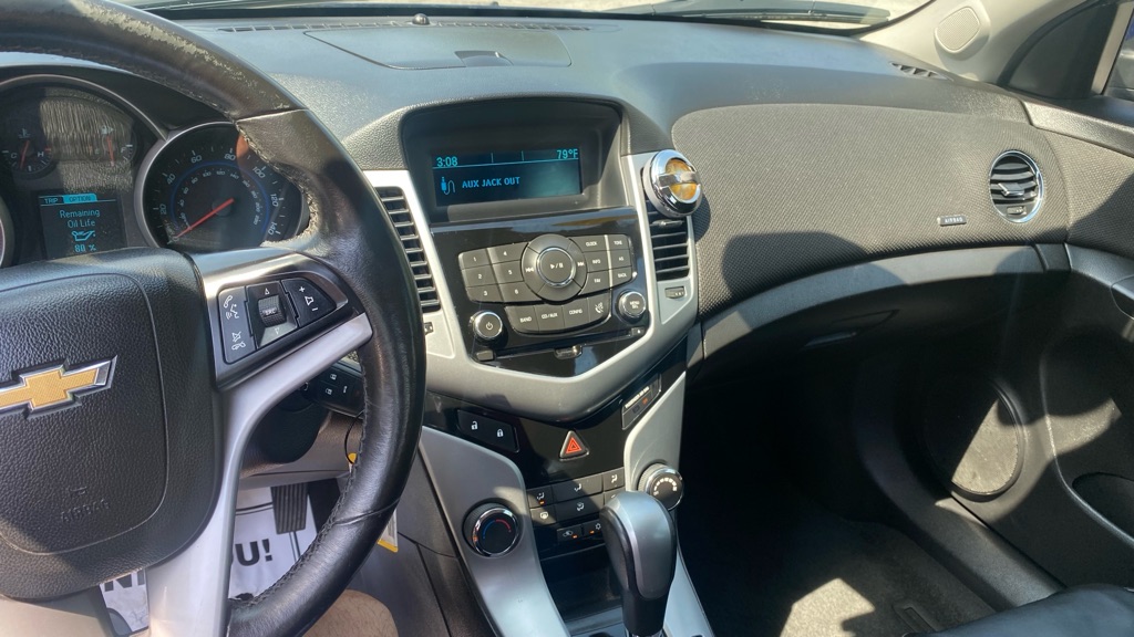 Photo 10 of this CHEVROLET CRUZE