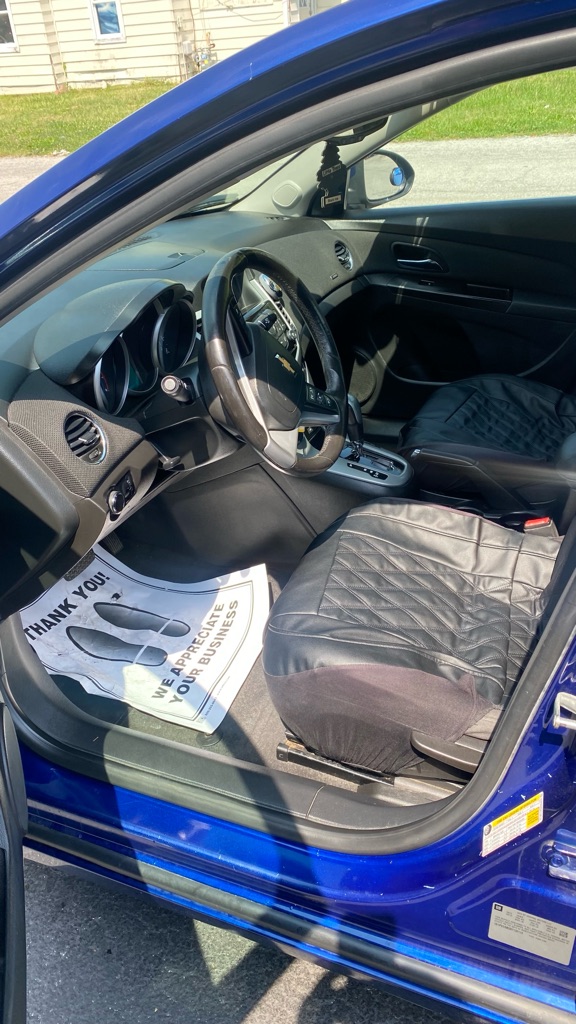 Photo 6 of this CHEVROLET CRUZE