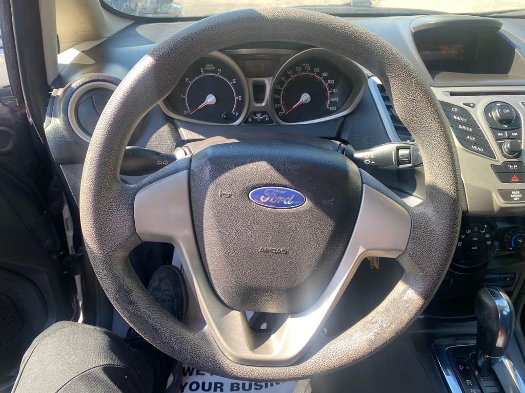 Photo 12 of this FORD FIESTA
