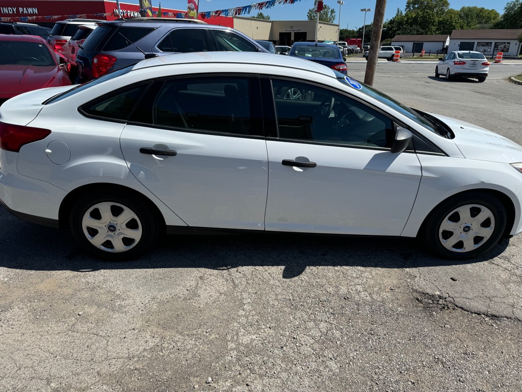 Photo 6 of this FORD FOCUS