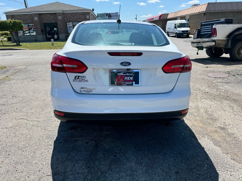 Photo 4 of this FORD FOCUS