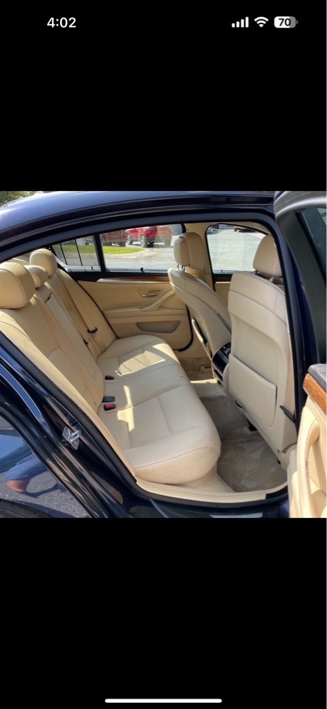 Photo 24 of this BMW 5 SERIES