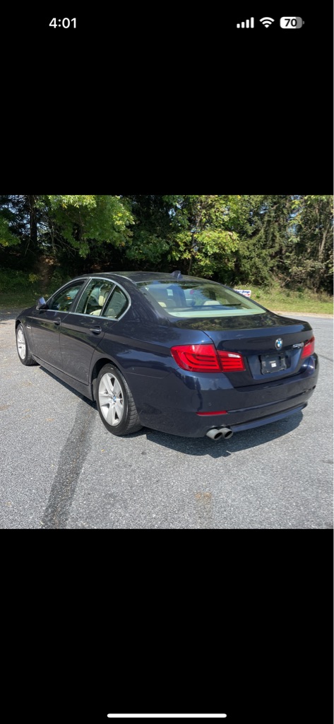 Photo 3 of this BMW 5 SERIES