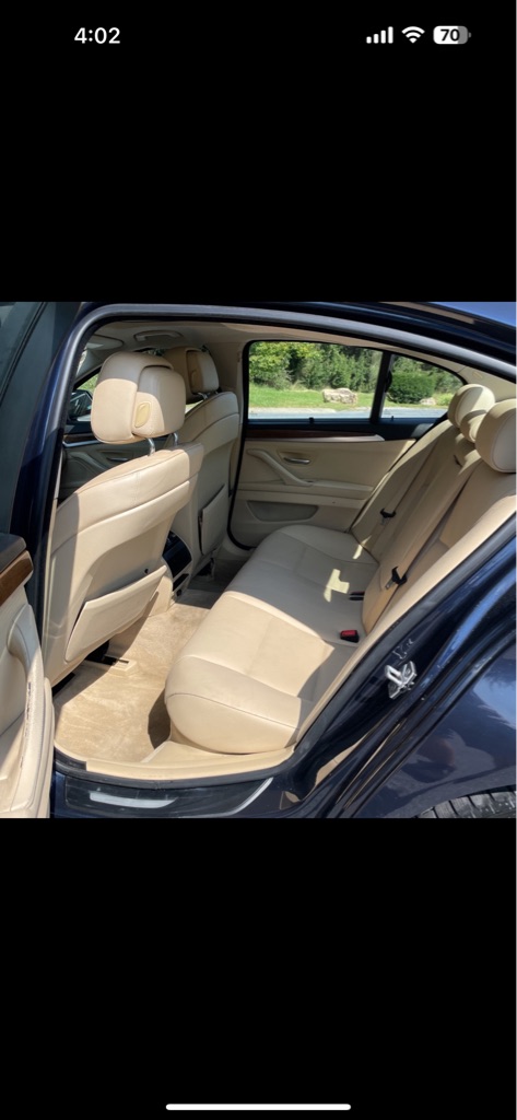 Photo 23 of this BMW 5 SERIES