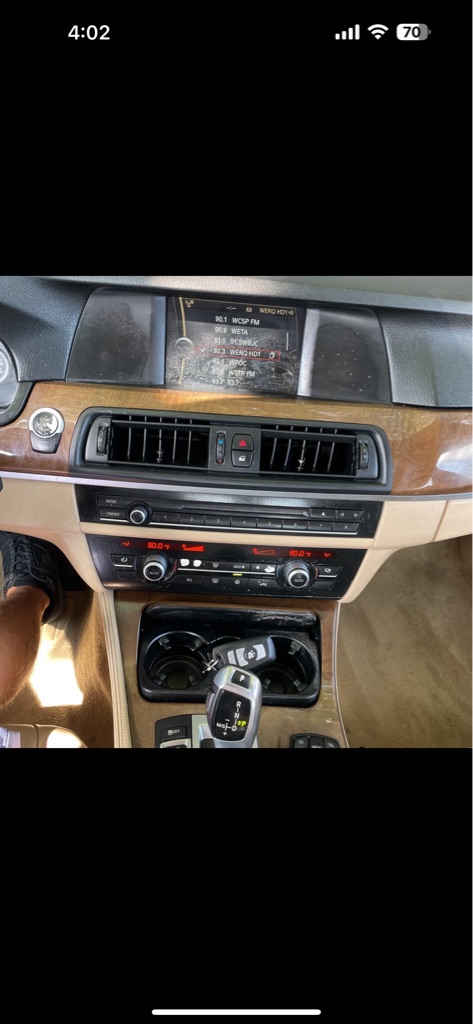 Photo 27 of this BMW 5 SERIES