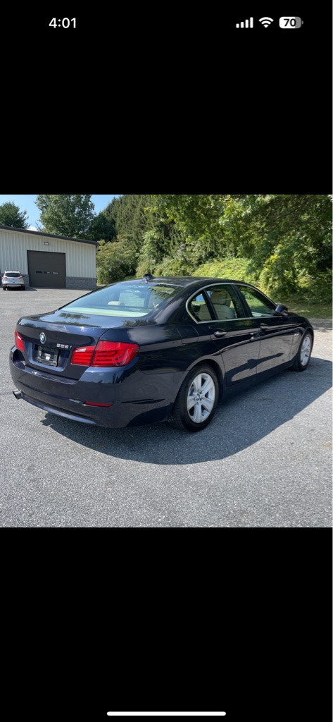 Photo 5 of this BMW 5 SERIES