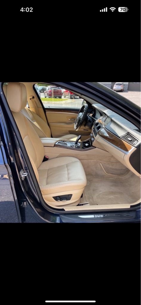 Photo 22 of this BMW 5 SERIES