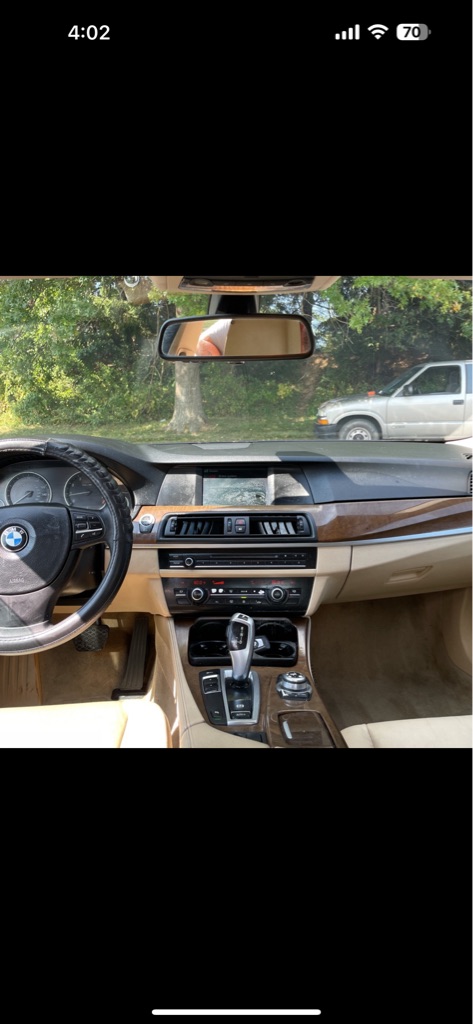 Photo 26 of this BMW 5 SERIES
