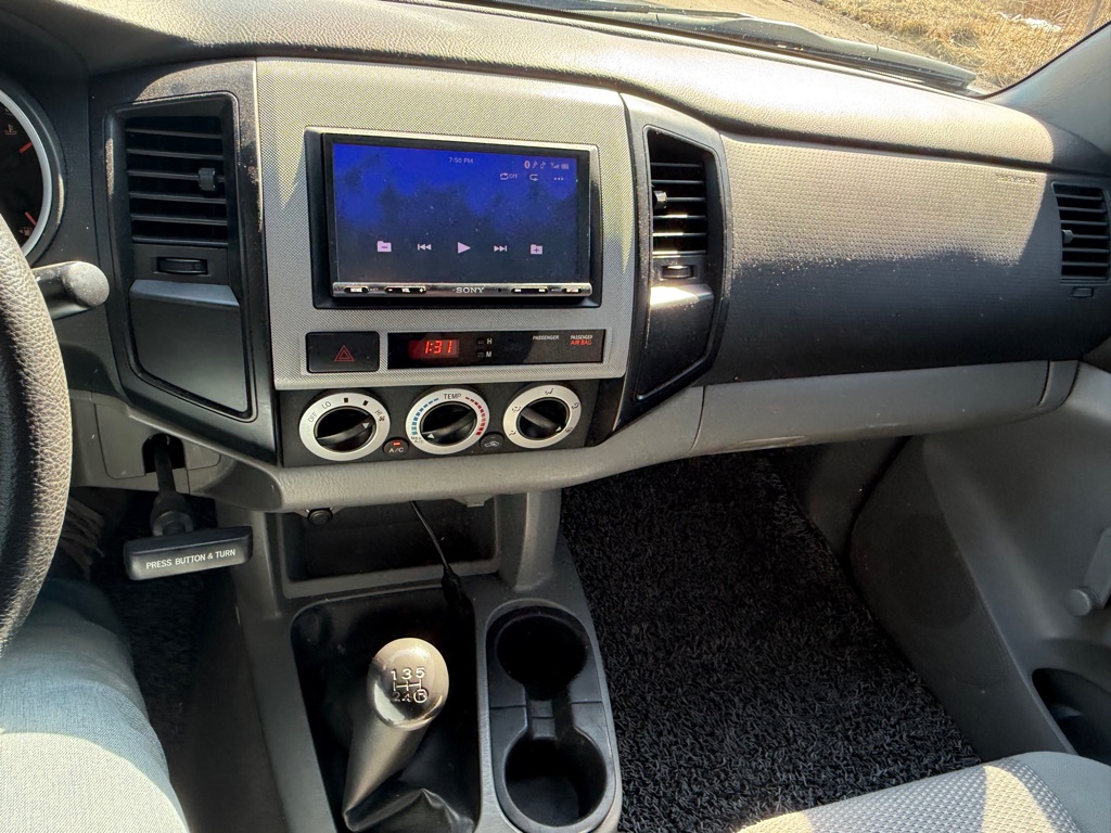 Photo 33 of this TOYOTA TACOMA