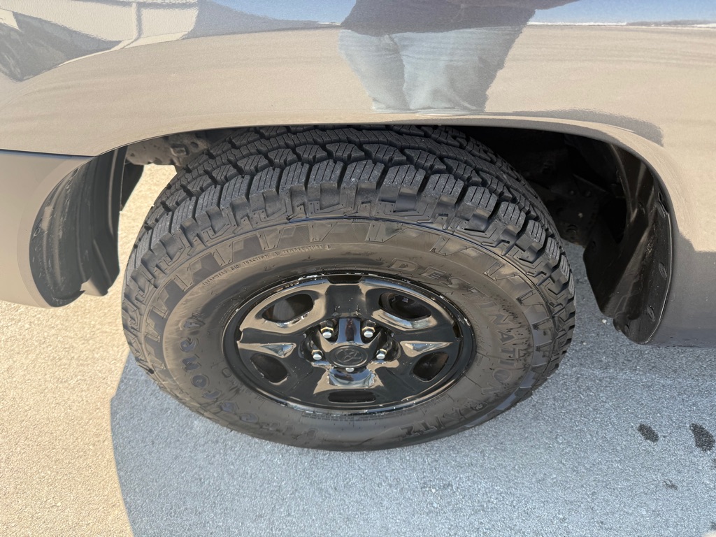 Photo 12 of this TOYOTA TACOMA