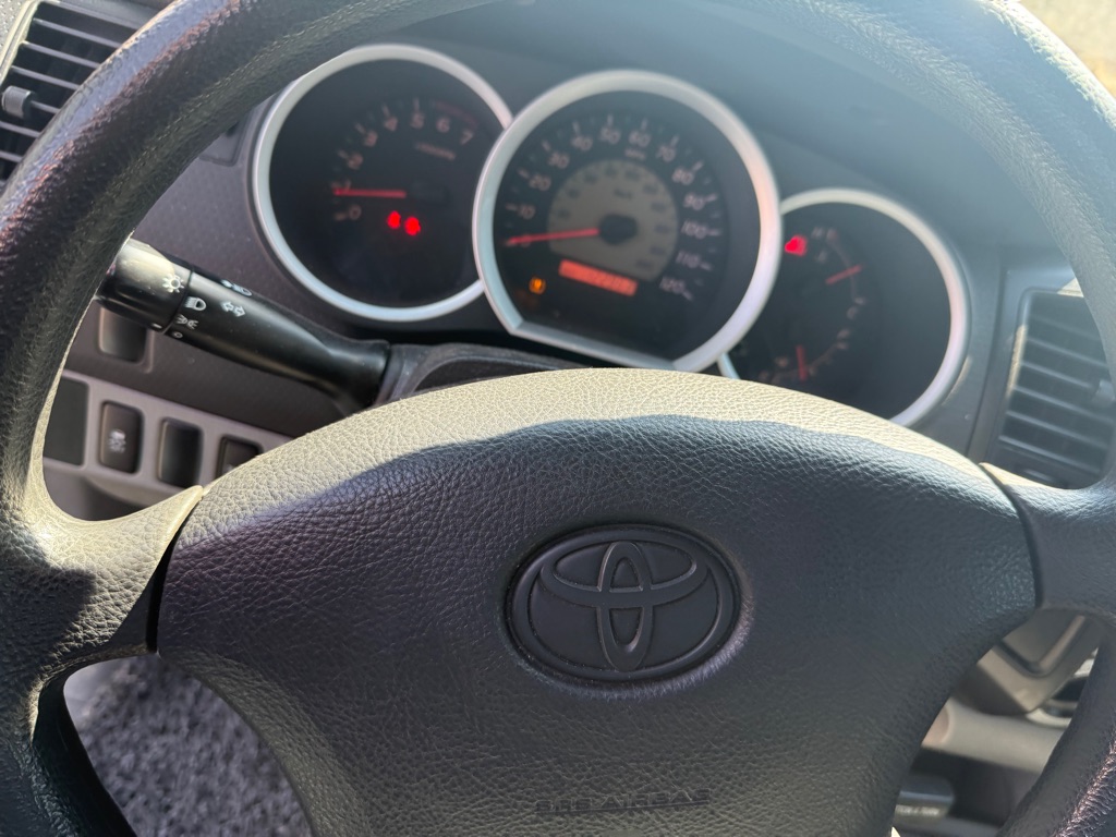 Photo 27 of this TOYOTA TACOMA