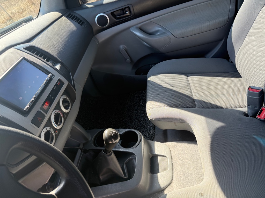 Photo 22 of this TOYOTA TACOMA