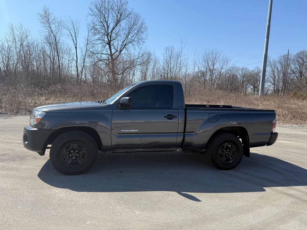 Photo 2 of this TOYOTA TACOMA