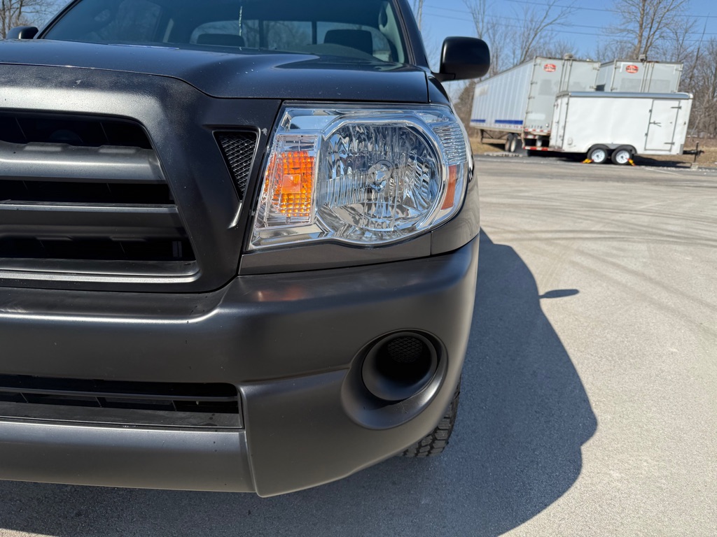 Photo 9 of this TOYOTA TACOMA