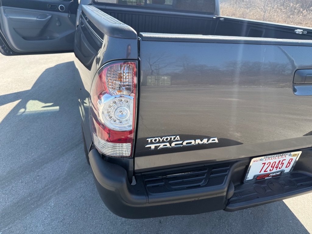 Photo 32 of this TOYOTA TACOMA